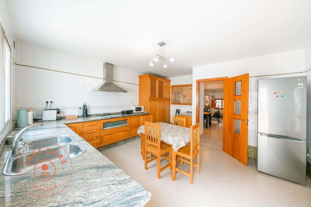 Spacious Home With Lovely Garden - Tcm Ринкон-де-ла-Викториа Экстерьер фото